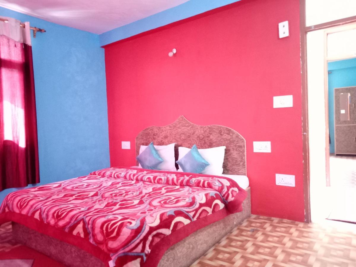 Non Stop Cafe Hostel & Stay مايالي الغرفة الصورة