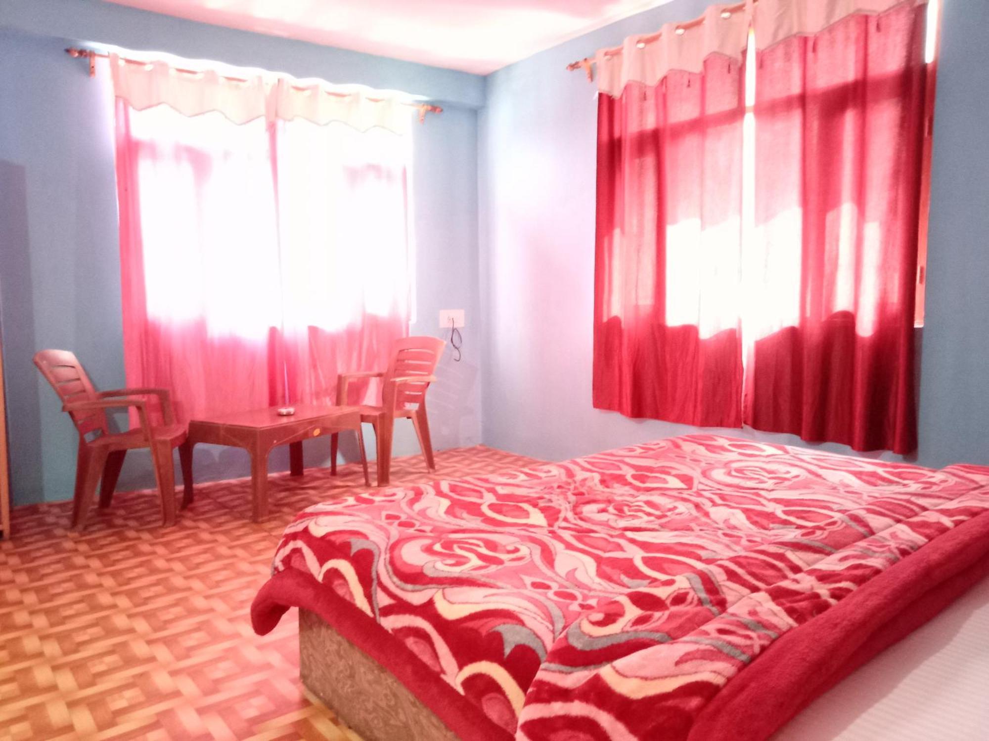 Non Stop Cafe Hostel & Stay مايالي الغرفة الصورة