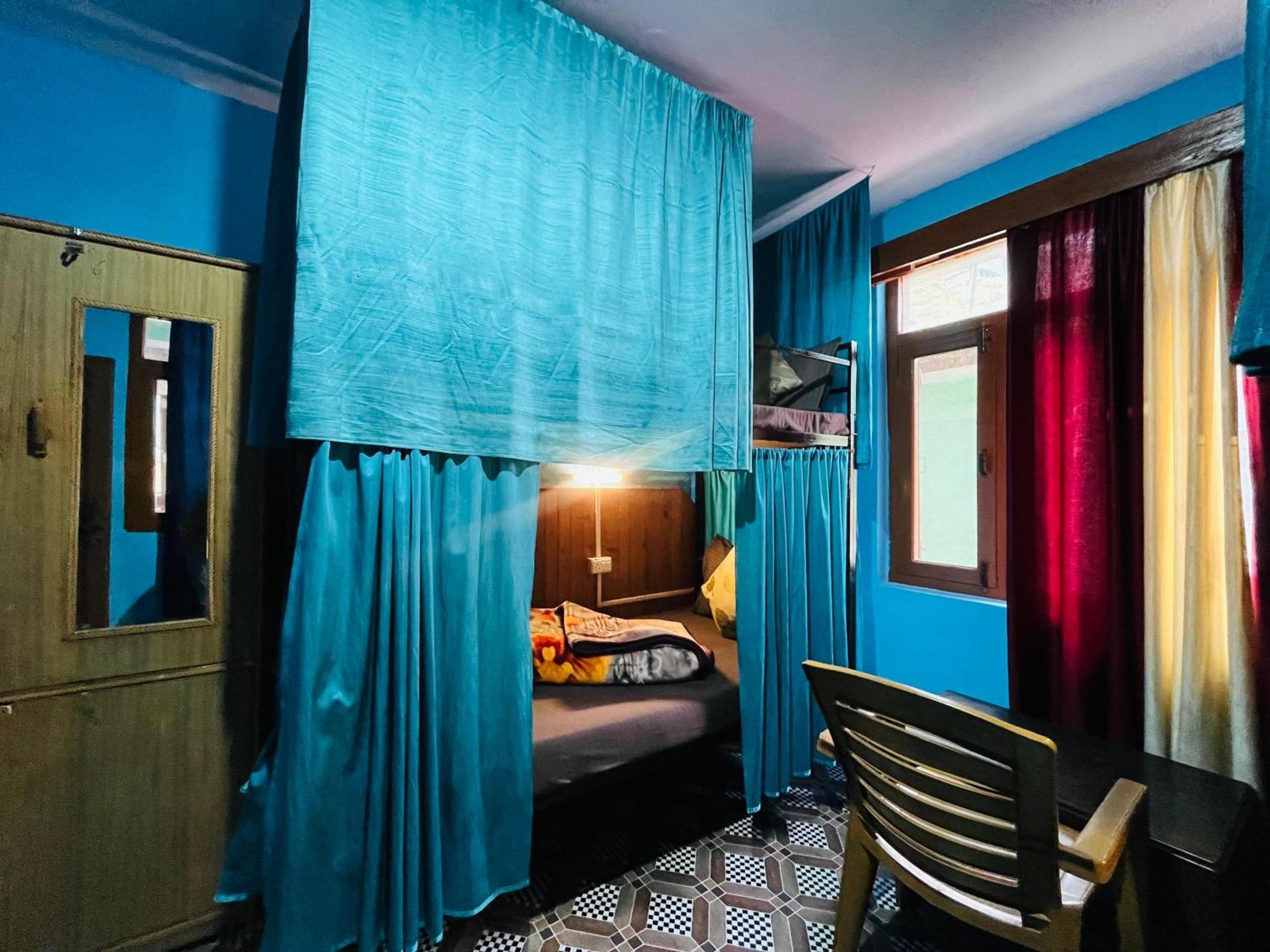 Non Stop Cafe Hostel & Stay مايالي المظهر الخارجي الصورة